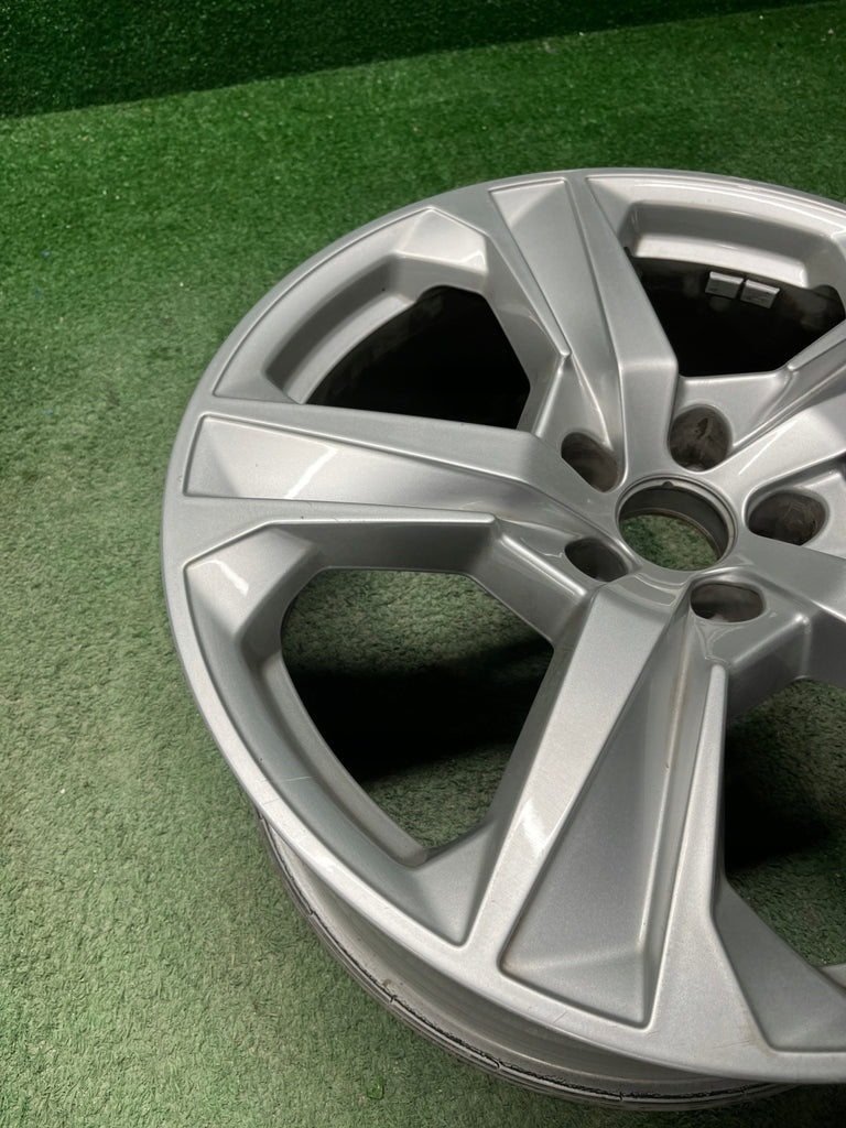 1x Alufelge 19 Zoll 8.0" 5x112 27ET Glanz Silber 4K8601025J Audi Rim Wheel FEL1569041518is