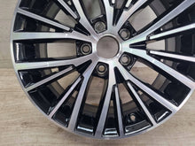 Laden Sie das Bild in den Galerie-Viewer, 1x Alufelge 17 Zoll 6.5" 5x112 52ET 5TA60125E VW Touran Rim Wheel FEL2374845640lz