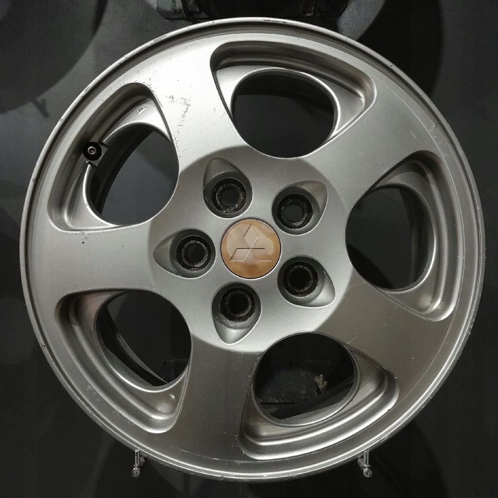 4x Alufelge 16 Zoll 6.0" 5x114.3 46ET Mitsubishi Pajero I Rim Wheel FEL6249446952bu
