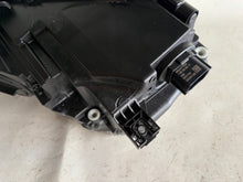 Load image into Gallery viewer, Frontscheinwerfer Audi A4 B9 8W0941012 8W0941011 LED Rechts Headlight