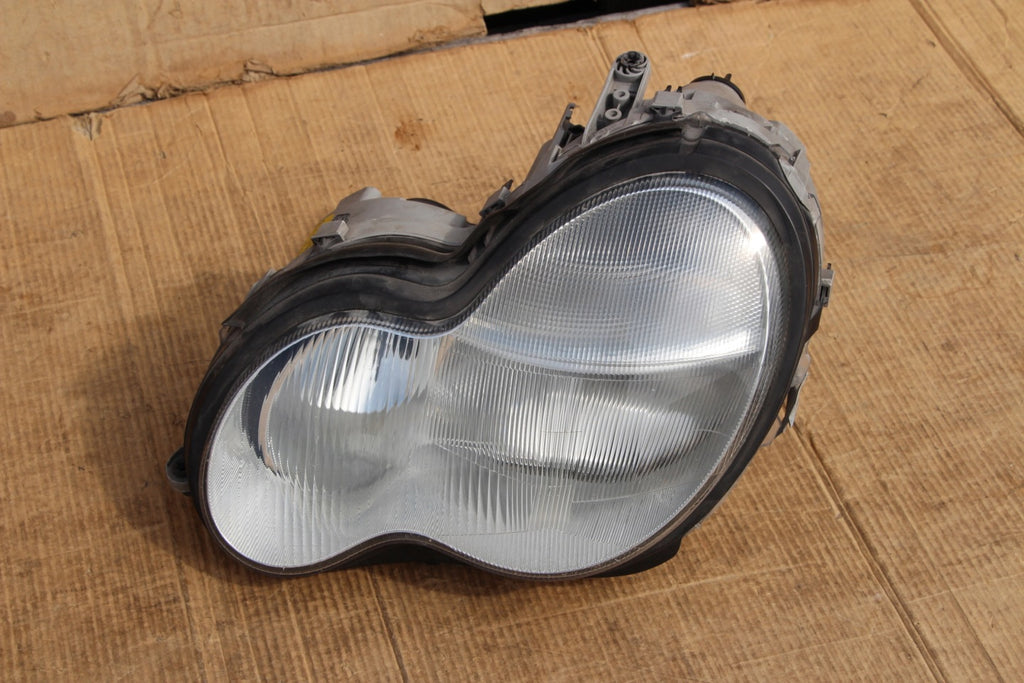 Frontscheinwerfer Mercedes-Benz W203 A2038201161 0301166271 Links Headlight SCH9165205129kx