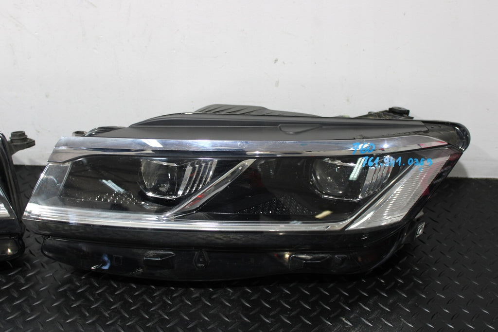 Frontscheinwerfer VW Touareg 761941035B 761941036B LED Ein Satz Headlight SCH7102179282vk