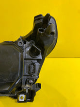 Load image into Gallery viewer, Frontscheinwerfer BMW 5 E60 E61 7044672-05 Xenon Rechts Scheinwerfer Headlight SCH4685181924fq