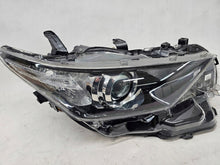 Laden Sie das Bild in den Galerie-Viewer, Frontscheinwerfer Toyota Auris 81110-02K30 LED Rechts Scheinwerfer Headlight