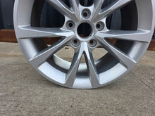 Laden Sie das Bild in den Galerie-Viewer, 1x Alufelge 17 Zoll 8.0" 5x112 46ET Glanz 8Y0601025CC Audi A3 I Rim Wheel FEL8914336849md