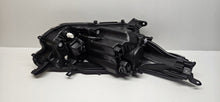 Laden Sie das Bild in den Galerie-Viewer, Frontscheinwerfer Toyota IV Yaris Links Scheinwerfer Headlight SCH3188512863vu