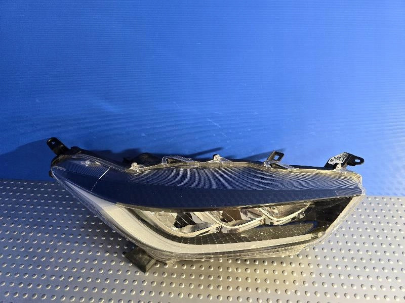 Frontscheinwerfer Toyota 4 Yaris Full LED Rechts Scheinwerfer Headlight