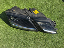 Laden Sie das Bild in den Galerie-Viewer, Frontscheinwerfer Skoda Octavia III 5E1941016F LED Rechts Scheinwerfer Headlight SCH8273682216tv