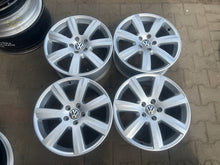 Load image into Gallery viewer, 4x Alufelge 18 Zoll 7.5&quot; 5x112 40ET Glanz Silber 601025AM VW Passat Phaeton