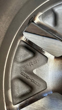 Load image into Gallery viewer, 1x Alufelge 18 Zoll 7.0" 6x139.7 52910-DR220 Hyundai Staria Rim Wheel FEL9737741466rm