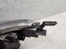 Laden Sie das Bild in den Galerie-Viewer, Frontscheinwerfer Toyota Yaris Cross 0D312SCZ LED Rechts Scheinwerfer Headlight SCH4155676791hi
