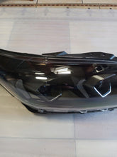 Laden Sie das Bild in den Galerie-Viewer, Frontscheinwerfer Kia Ceed 92101-J7500 Ein Stück (Rechts oder Links) Headlight