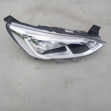 Laden Sie das Bild in den Galerie-Viewer, Frontscheinwerfer Ford Focus JX7B13W029AE Rechts Scheinwerfer Headlight