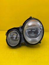 Laden Sie das Bild in den Galerie-Viewer, Frontscheinwerfer Mercedes-Benz W210 A2108204161 Xenon Links Headlight SCH2302541054ri