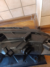 Laden Sie das Bild in den Galerie-Viewer, Frontscheinwerfer Hyundai Tucson 92207N7100 220346L009N100SN4 LED Links SCH9480010069yu