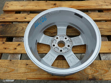 Load image into Gallery viewer, 1x Alufelge 16 Zoll 6.0" 5x112 50ET Glanz Silber 1T4071496 VW Rim Wheel FEL2003265769fw