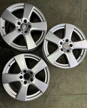 Load image into Gallery viewer, 1x Alufelge 17 Zoll 7.0&quot; 5x112 48 5ET A2054015500 Mercedes-Benz W205 A205