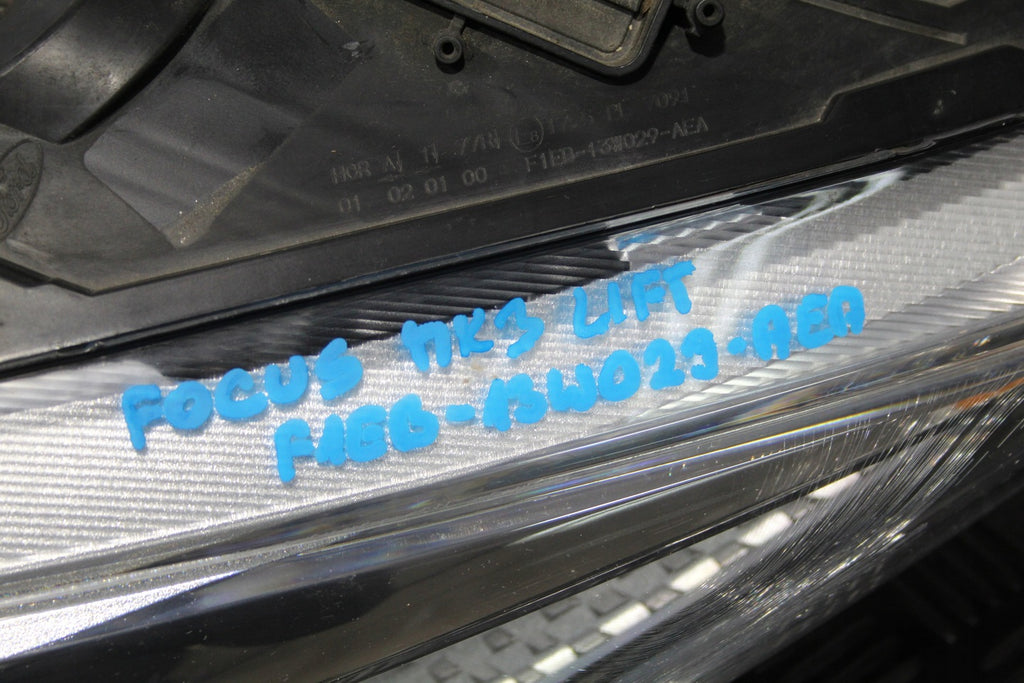 Frontscheinwerfer Ford Focus F1EB-13W029-AEA LED Rechts Scheinwerfer Headlight