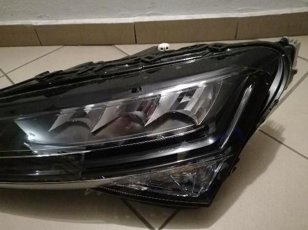 Frontscheinwerfer Skoda Superb III 3V1941015C LED Ein Stück (Rechts oder Links)