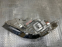Laden Sie das Bild in den Galerie-Viewer, Frontscheinwerfer Opel Astra 39111150 FALSE Scheinwerfer Headlight SCH2586178970yo