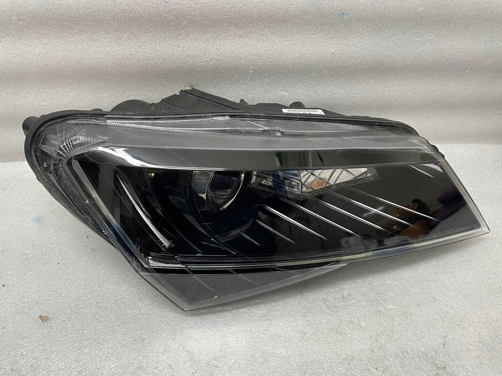 Frontscheinwerfer Skoda Superb III 3V1941016B Xenon Rechts Headlight