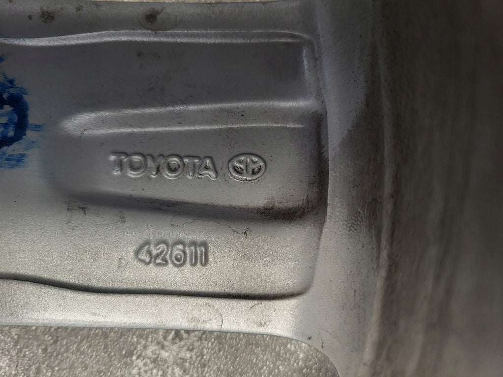 1x Alufelge 17 Zoll 7.0" 5x114.3 45ET 42611-1174 Toyota Avensis Rim Wheel