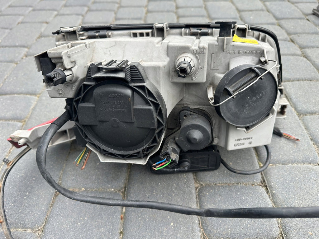 Frontscheinwerfer Mercedes-Benz W202 A2028203361 Xenon Ein Satz Headlight SCH8589392981eb