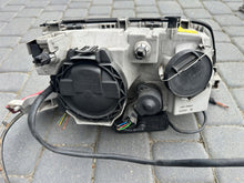 Laden Sie das Bild in den Galerie-Viewer, Frontscheinwerfer Mercedes-Benz W202 A2028203361 Xenon Ein Satz Headlight SCH8589392981eb