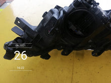 Laden Sie das Bild in den Galerie-Viewer, Frontscheinwerfer Toyota Land Cruiser Rechts Scheinwerfer Headlight