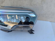 Load image into Gallery viewer, Frontscheinwerfer Renault Trafic III 260102899R Rechts Scheinwerfer Headlight SCH2312669018lz