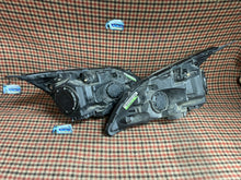 Laden Sie das Bild in den Galerie-Viewer, Frontscheinwerfer Honda Cr-V Ein Stück (Rechts oder Links) Headlight SCH8143279329oc