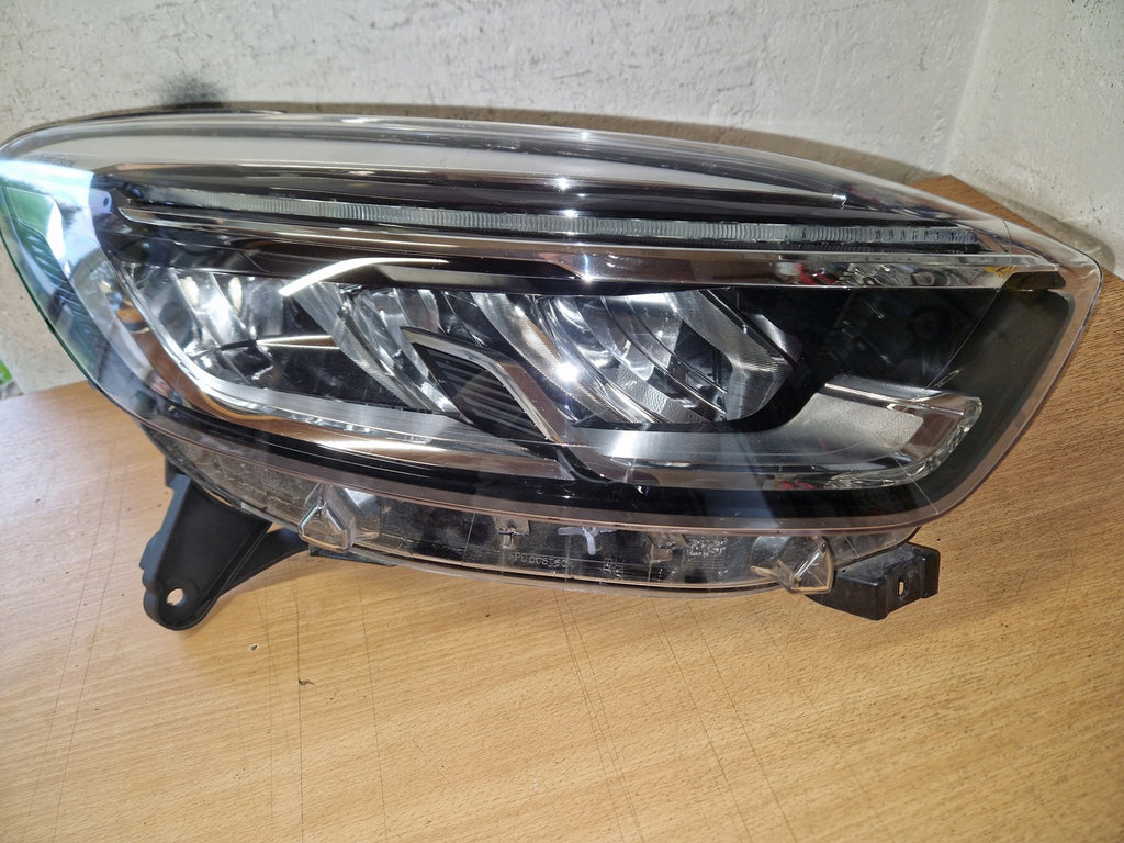 Frontscheinwerfer Renault Captur I 260100400R LED Rechts Scheinwerfer Headlight