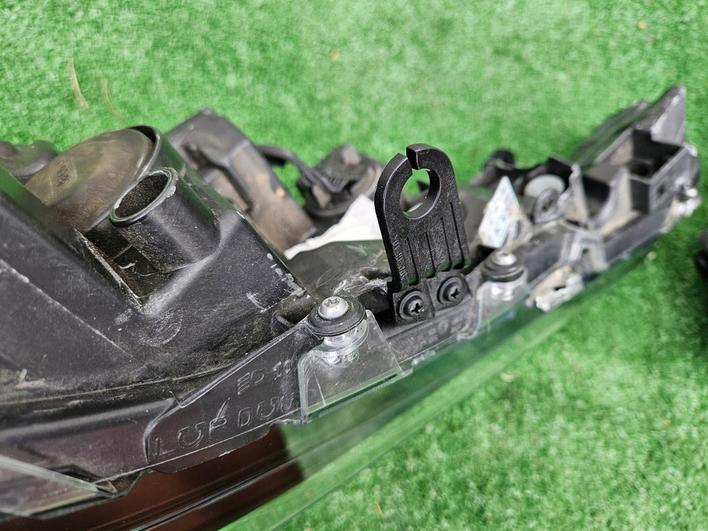 Frontscheinwerfer Toyota Corolla 81110-02S70 LED Ein Stück (Rechts oder Links) SCH2985299110rn
