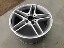 Laden Sie das Bild in den Galerie-Viewer, 1x Alufelge 17 Zoll 8.5&quot; 5x112 58ET A2044019702 Mercedes-Benz W204 Rim Wheel