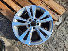 Laden Sie das Bild in den Galerie-Viewer, 1x Alufelge 18 Zoll 7.5&quot; 5x112 A2054012802 Mercedes-Benz W205 A205 Rim Wheel