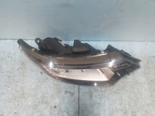 Laden Sie das Bild in den Galerie-Viewer, Frontscheinwerfer Mitsubishi Outlander III ECM921-22A20 Rechts Headlight