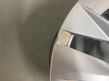 Laden Sie das Bild in den Galerie-Viewer, 1x Alufelge 17 Zoll 7.0&quot; 5x112 46ET 5E3601025E Skoda Octavia Iv Rim Wheel