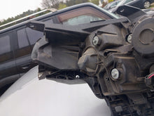 Laden Sie das Bild in den Galerie-Viewer, Frontscheinwerfer Citroën C-Crosser Xenon Links Scheinwerfer Headlight SCH7962060305vg
