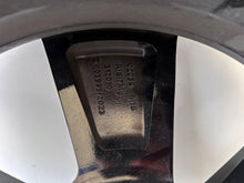 Load image into Gallery viewer, 1x Alufelge 19 Zoll 9.0" 5x108 48 5ET Glanz Silber 80000286 Volvo Rim Wheel FEL5074185272tp