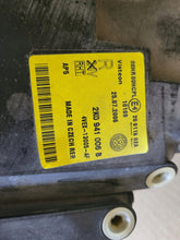 Load image into Gallery viewer, Frontscheinwerfer VW Caddy III Touran 2K0941006B Rechts Scheinwerfer Headlight SCH3433166635oz