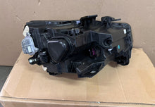 Laden Sie das Bild in den Galerie-Viewer, Frontscheinwerfer Audi Q2 81A941011 Full LED Links Scheinwerfer Headlight