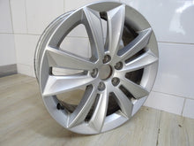 Laden Sie das Bild in den Galerie-Viewer, 1x Alufelge 17 Zoll 7.0&quot; 5x108 40,5ET 31471309 Volvo S60 V60 Rim Wheel