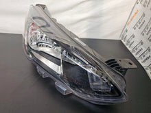 Laden Sie das Bild in den Galerie-Viewer, Frontscheinwerfer Ford Focus MX7B-13E014-CC Rechts Scheinwerfer Headlight SCH3312556765op