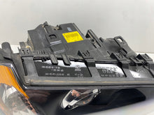 Load image into Gallery viewer, Frontscheinwerfer BMW X3 E83 3418402 Xenon Rechts Scheinwerfer Headlight SCH4743036077rs