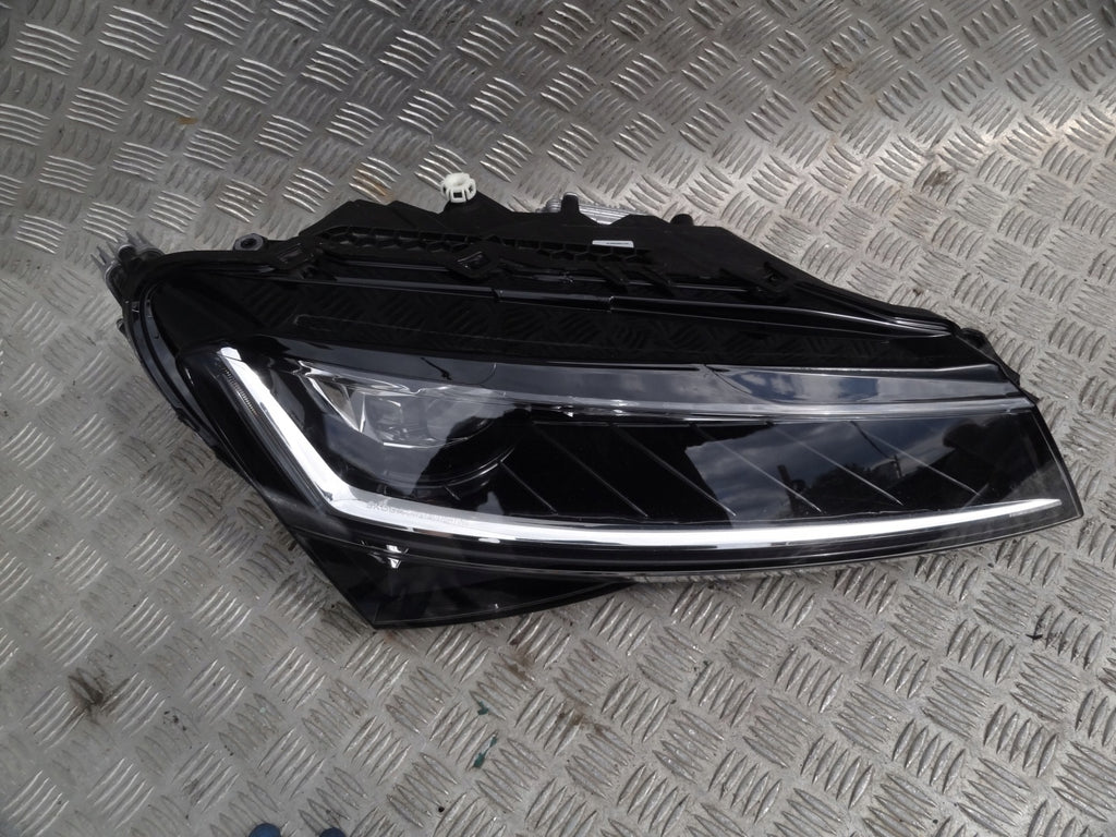 Frontscheinwerfer Skoda Superb III 3V1941016D Xenon Rechts Headlight SCH5473488365yo