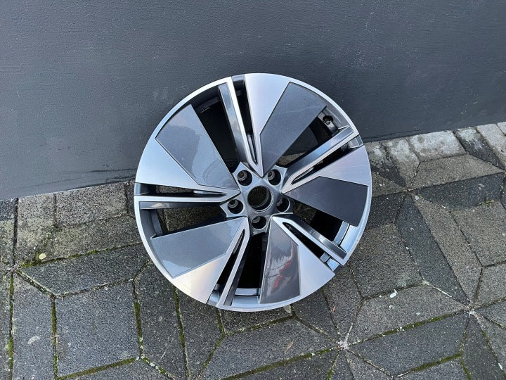 1x Alufelge 19 Zoll 8.0" 5x112 45ET Glanz Silber 5LA601025A Skoda Enyaq FEL1005896518jk