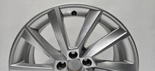 Laden Sie das Bild in den Galerie-Viewer, 1x Alufelge 17 Zoll 6.5&quot; 5x100 40ET 657601025 Skoda Scala Kamiq Rim Wheel