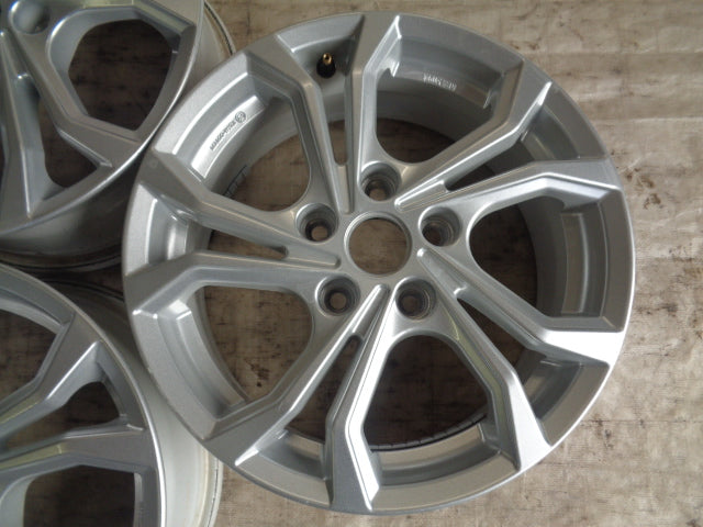 4x Alufelge 16 Zoll 6.5" 5x114.3 41ET Silber Hyundai I Rim Wheel FEL4208466245mc