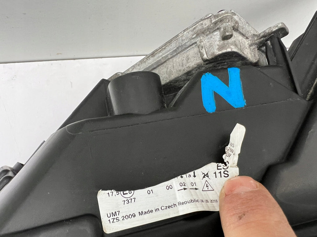 Frontscheinwerfer Skoda Superb III Xenon Links Scheinwerfer Headlight