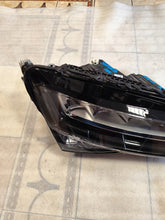Laden Sie das Bild in den Galerie-Viewer, Frontscheinwerfer Skoda 3V1941016C LED Rechts Scheinwerfer Headlight